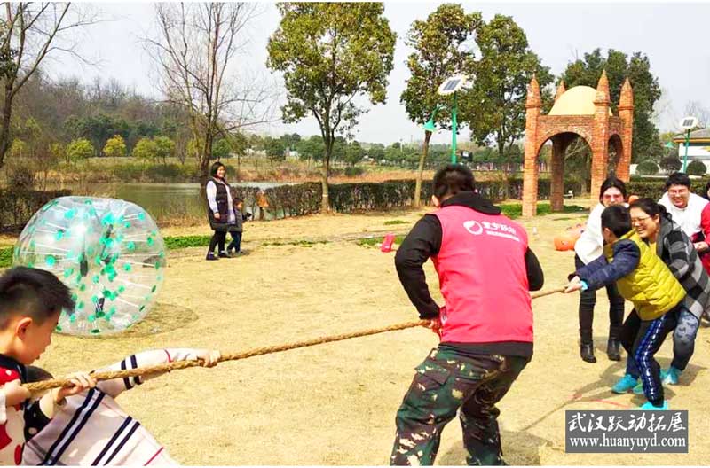 婦女節(jié)親子活動 婦女節(jié)親子拔河活動