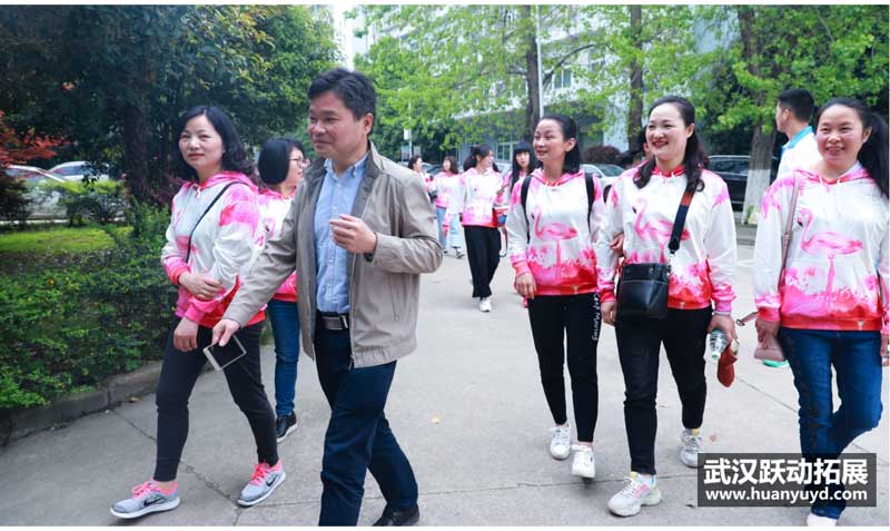 武漢輕工業(yè)大學(xué)同學(xué)聚會(huì) 武漢輕工業(yè)大學(xué)同學(xué)聚會(huì)